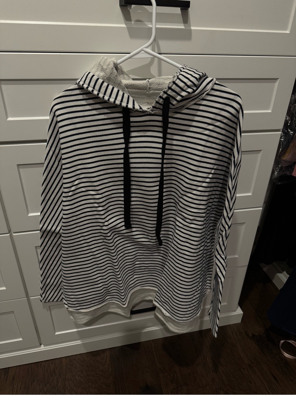 Women’s Striped Black and White Hooded Pullover medium